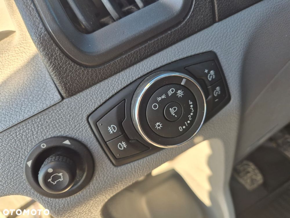 Ford Transit 2.0 TDCi / AUTOLAWETA / LAWETA DO MASZYN / SZEROKI NAJAZD / STAN IDEALNY / 1 WŁ / BEZWYPADKOWY / ORYGINALNY PRZEBIEG / 3 MIEJSCA / POMOC DROGOWA / NAPĘD TYŁ / EURO 6 / NISKI PRZEBIEG! - 20