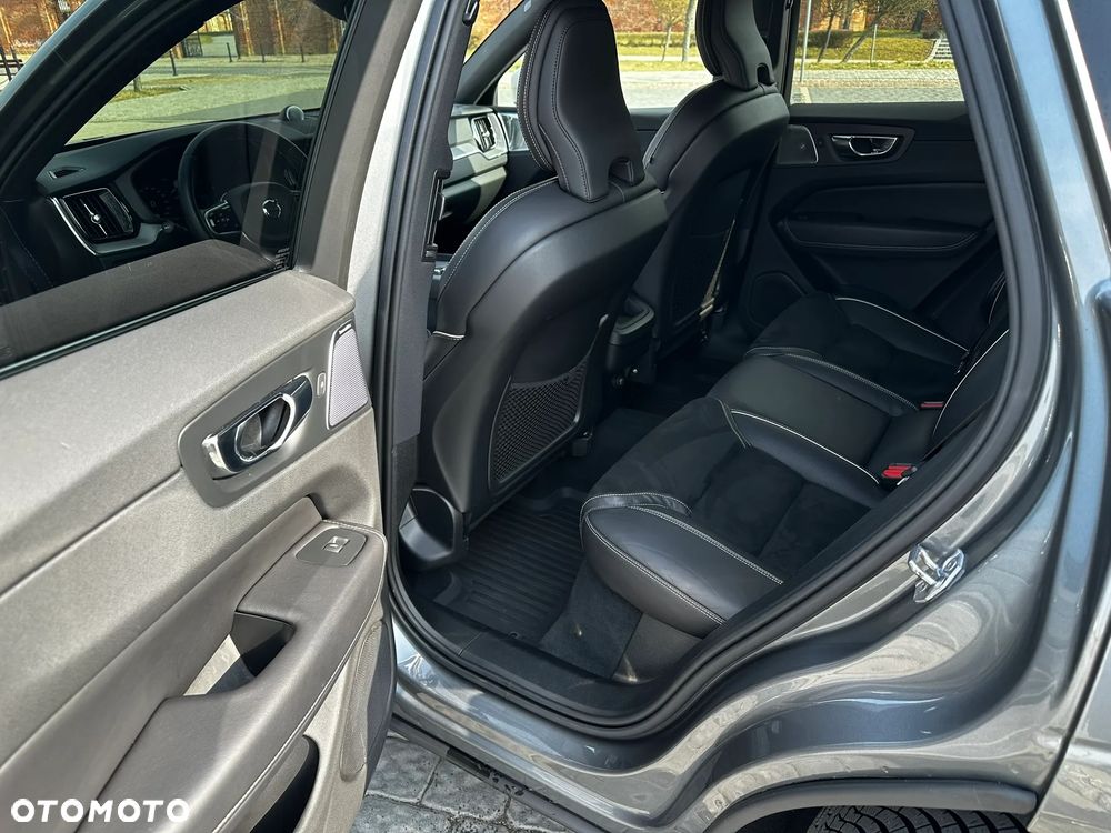 Volvo XC 60 D5 AWD R-Design - 13