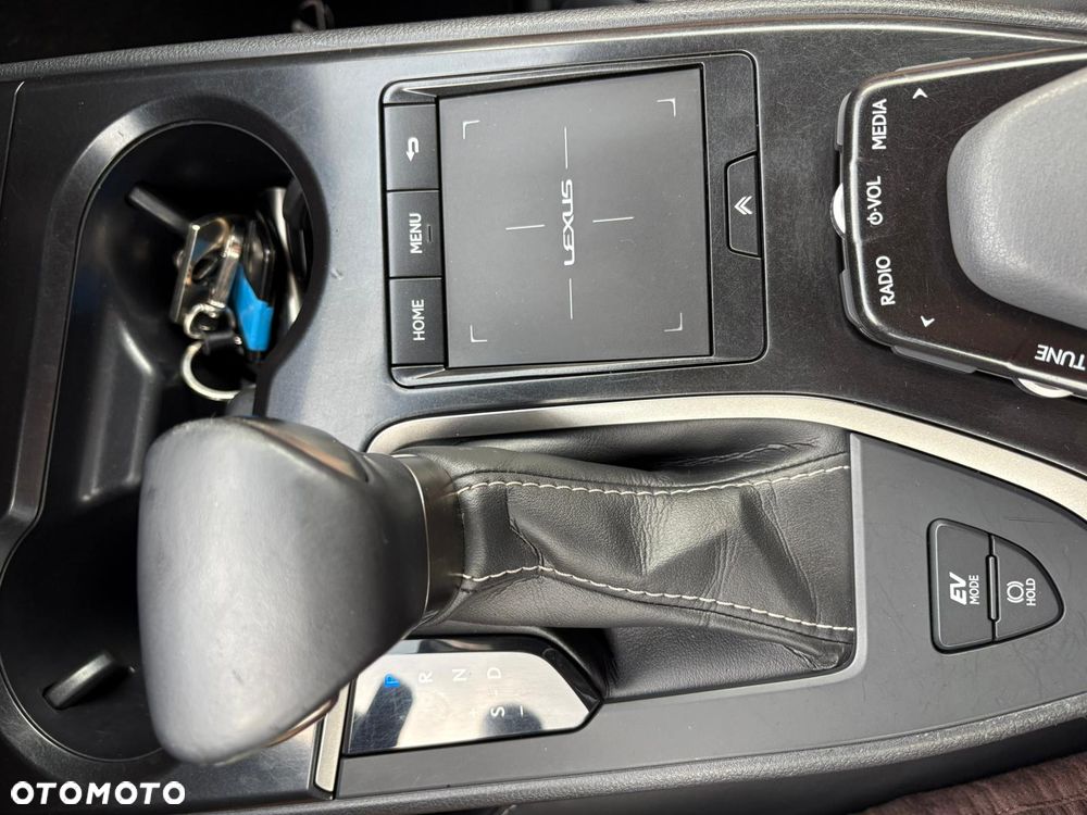 Lexus UX - 26