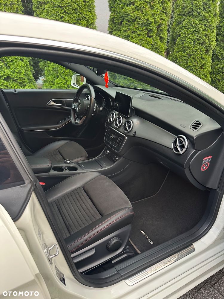 Mercedes-Benz CLA 200 7G-DCT - 17