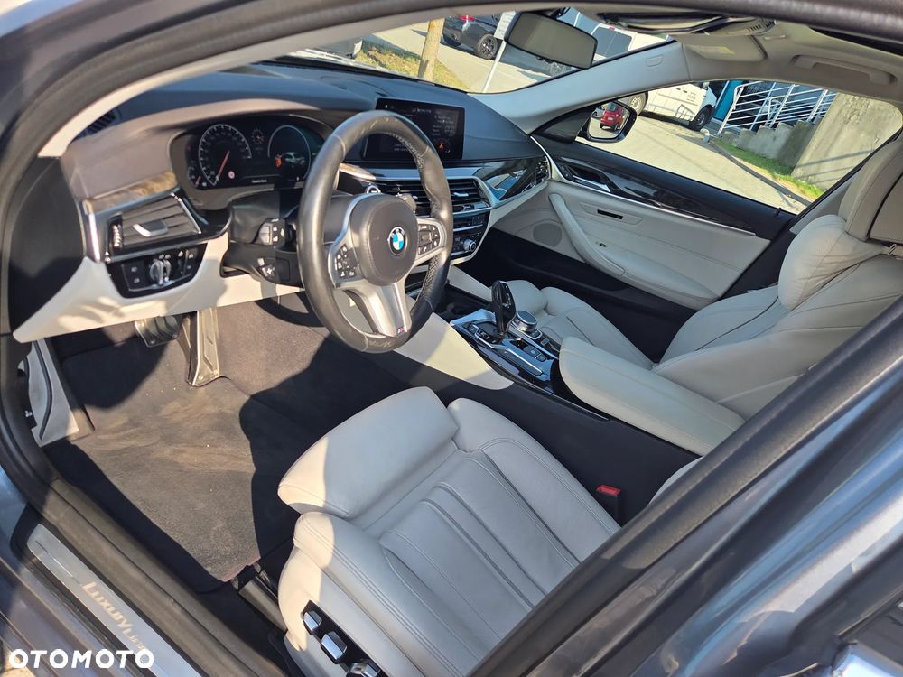 BMW Seria 5 520d xDrive Luxury Line - 11