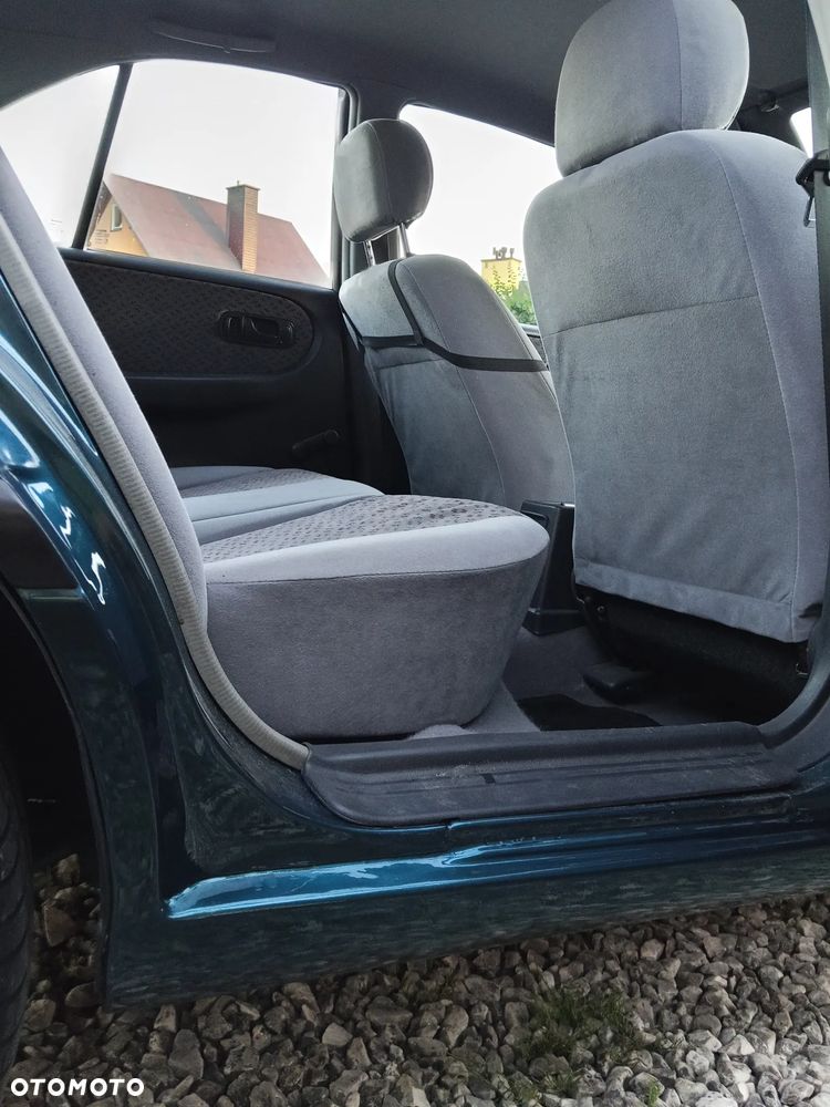 Nissan Primera 2.0 Ambiente - 39