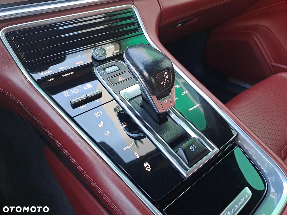 Porsche Panamera 4 - 15