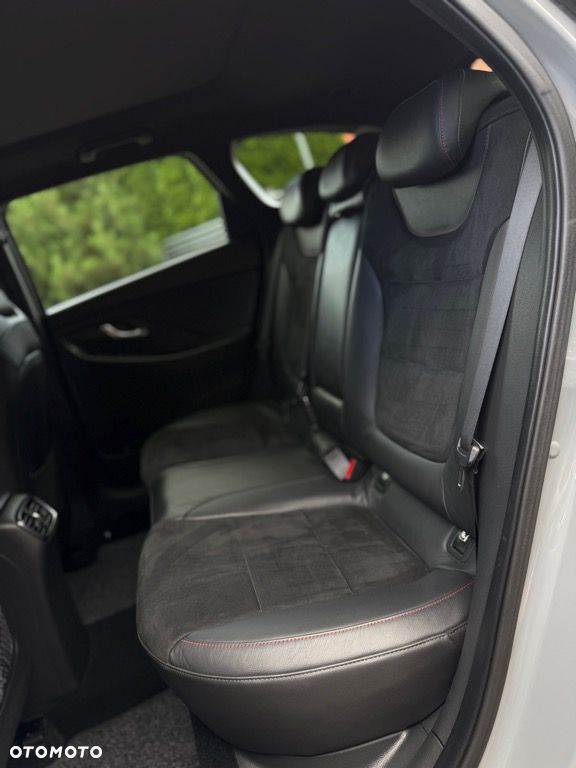 Hyundai i30 1.6 CRDI 48V-Hybrid DCT N-Line - 29