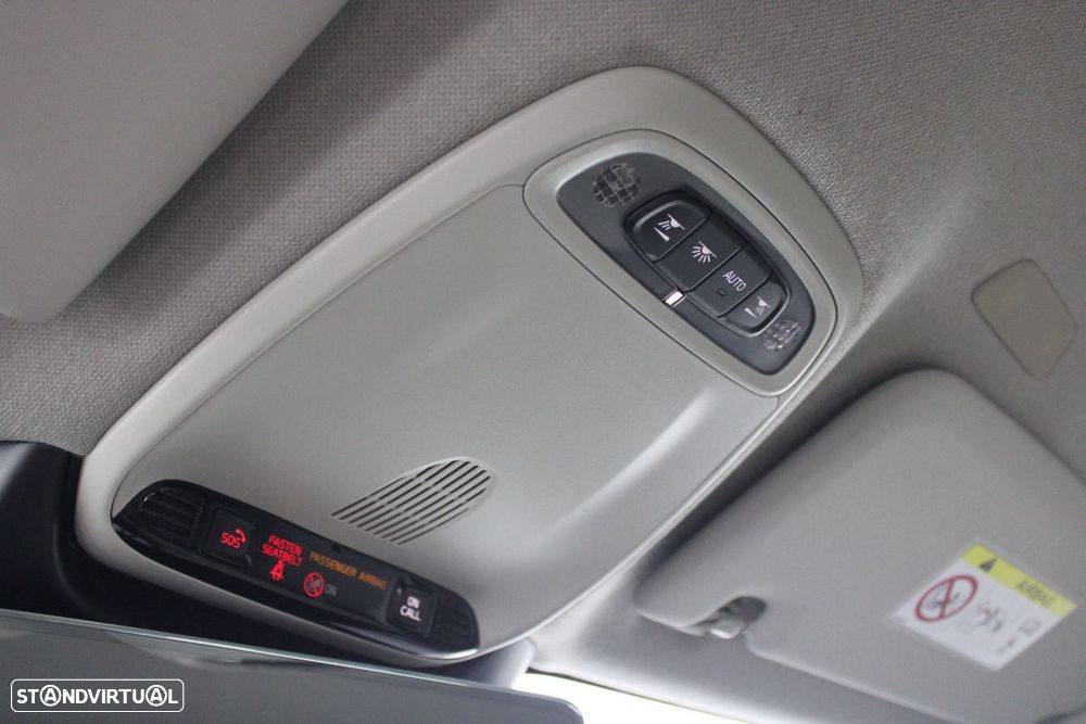 Volvo XC 40 2.0 D3 Momentum Plus Geartronic — fotografia 24