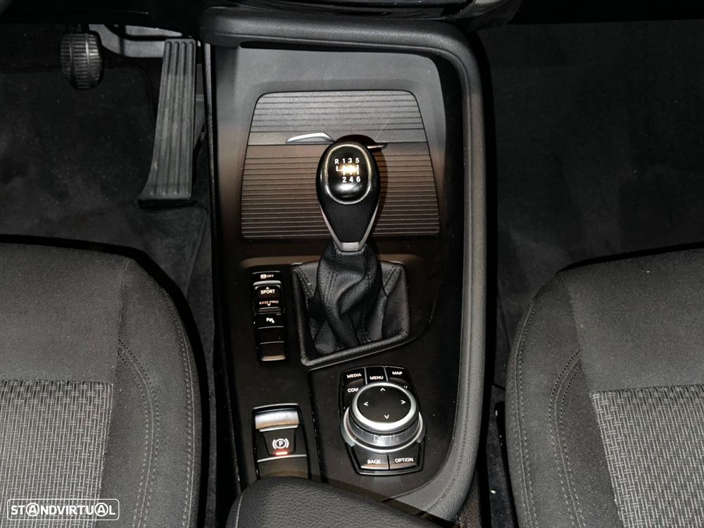 BMW X1 16 d sDrive Advantage - 25