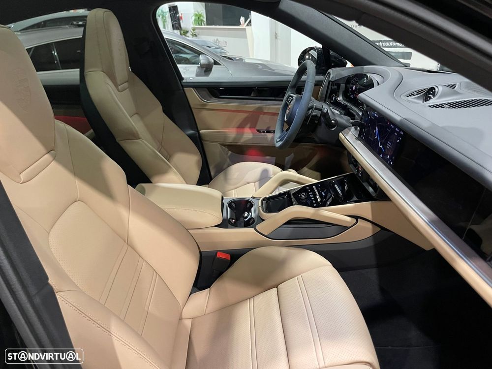 Porsche Cayenne Coupé E-Hybrid Black Edition - 21