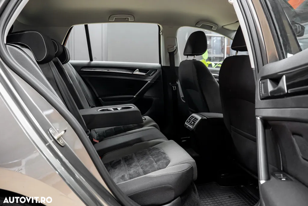 Volkswagen Golf 1.4 TSI BlueMotion Technology DSG Highline - 27
