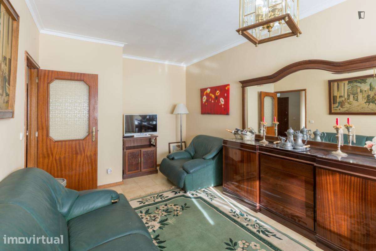 Quarto - localizado em Campanhã Porto - Grande imagem: 5/23