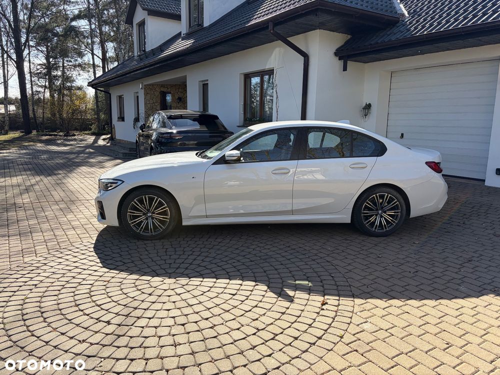 BMW Seria 3 318d M Sport - 9