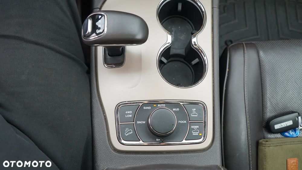 Jeep Grand Cherokee 3.6 V6 Summit - 11