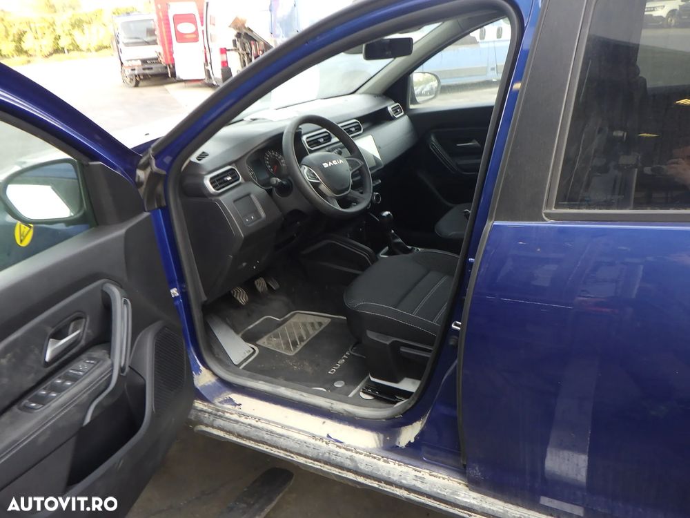 Dezmembrez Dacia Duster , an 2023 , 1.0 TCE , Benzina - 3