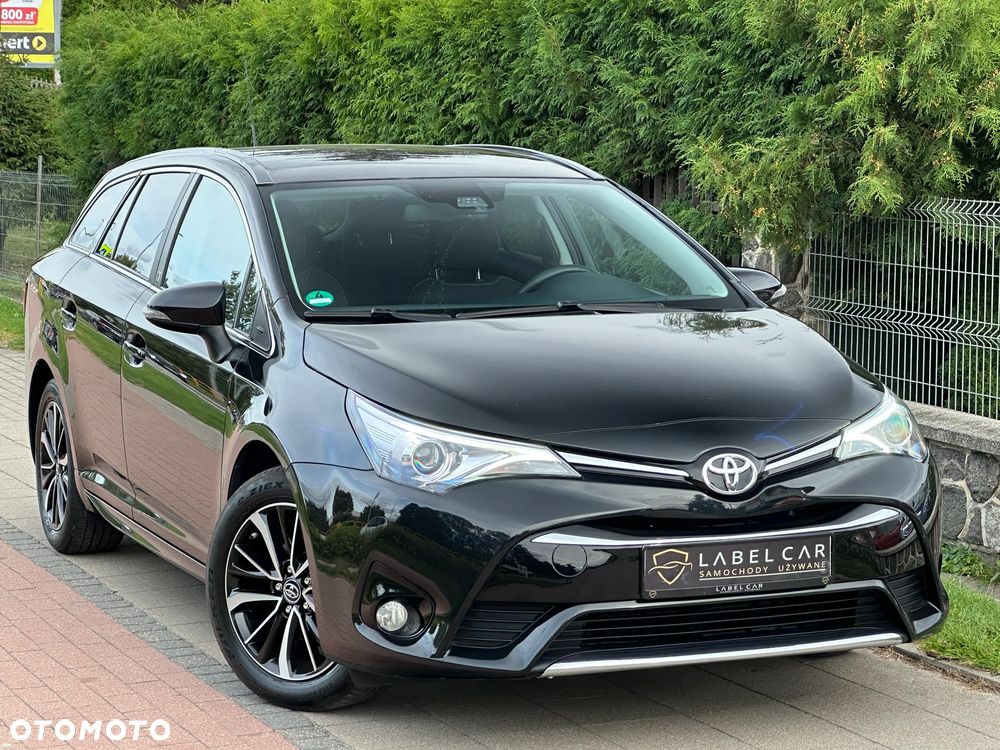 Toyota Avensis Touring Sports 1.8 Team Deutschland - 1