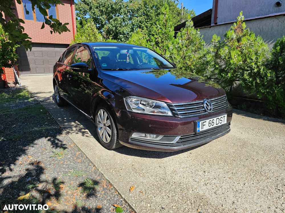 Volkswagen Passat - 1