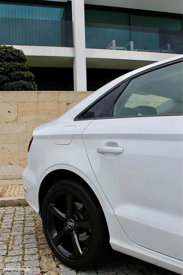 Audi A3 2.0 TDI Advance S tronic - 3