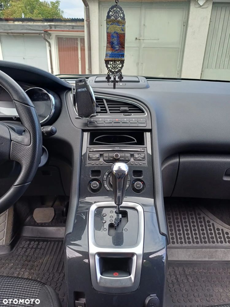 Peugeot 5008 1.6 THP Active 7os - 9