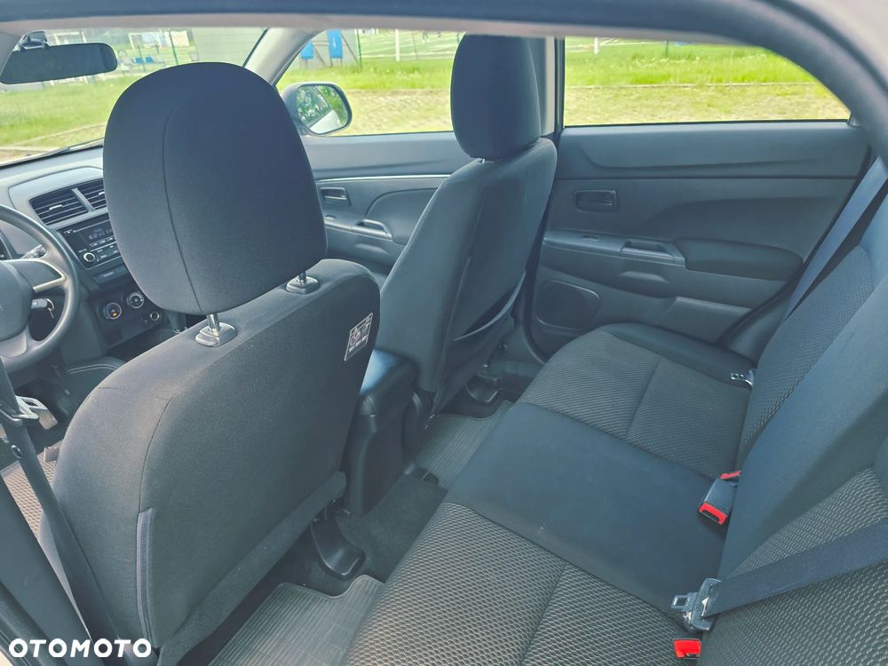 Mitsubishi ASX 1.6 Inform - 12