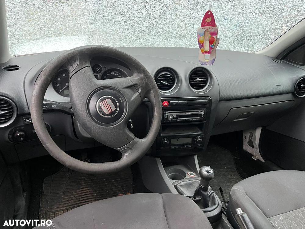 Dezmembrez Seat Ibiza Facelift alb 1,4 benzina 2008 - 6