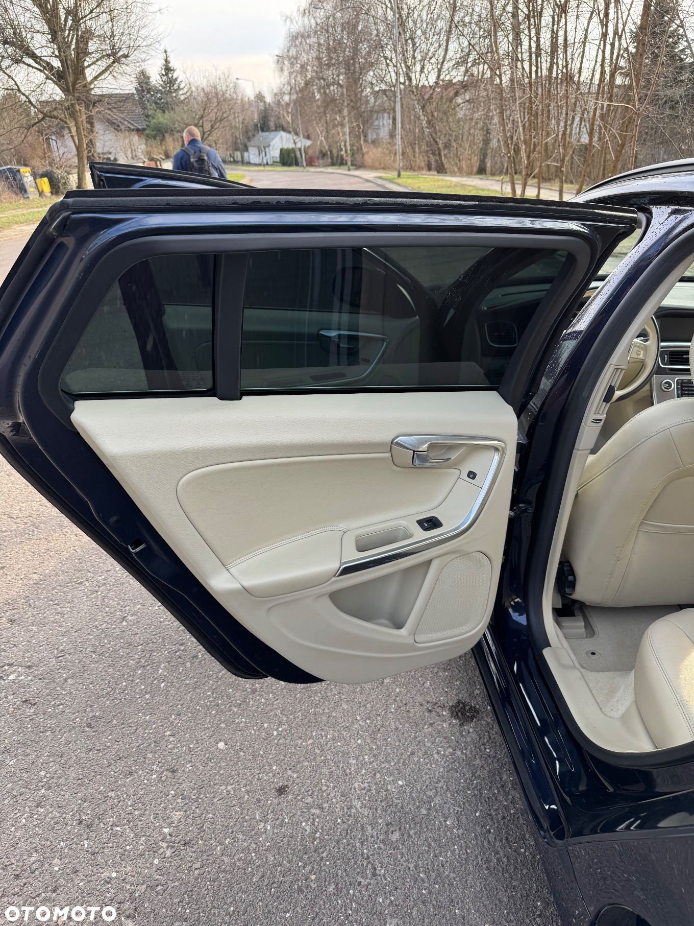 Volvo V60 D3 AWD Momentum Pro - 17