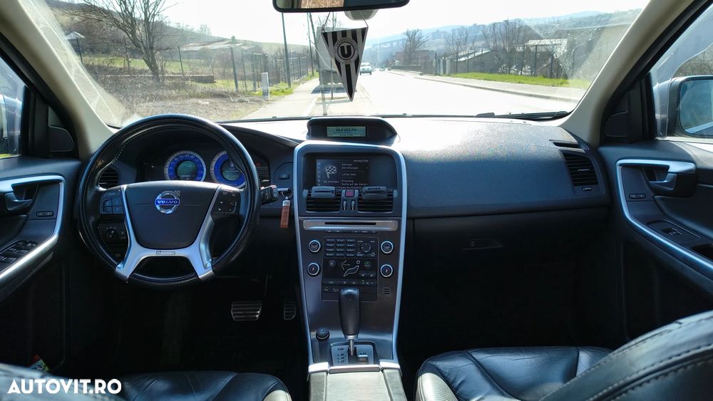 Volvo XC 60 D5 AWD Aut. RDesign - 9