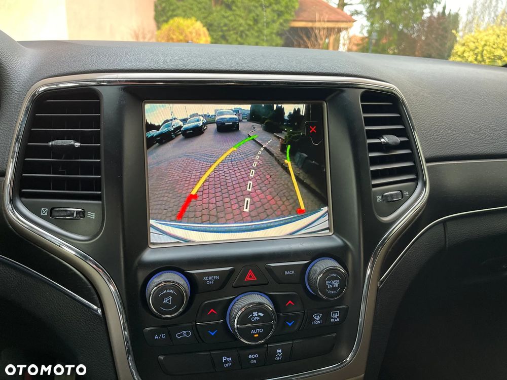 Jeep Grand Cherokee - 37