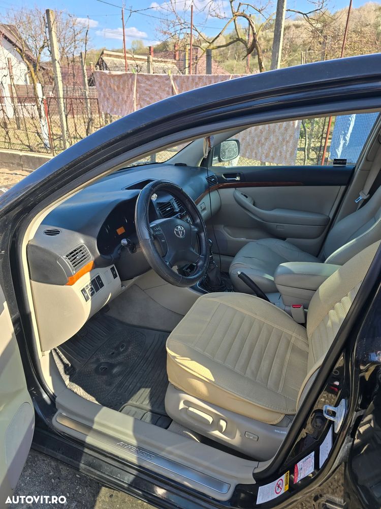 Toyota Avensis 2.2 D-4D Luxury - 7