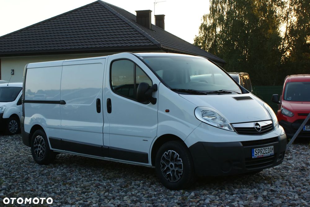 Opel Vivaro - 1