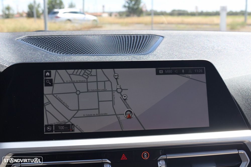 BMW 330 e Line Sport Auto - 32