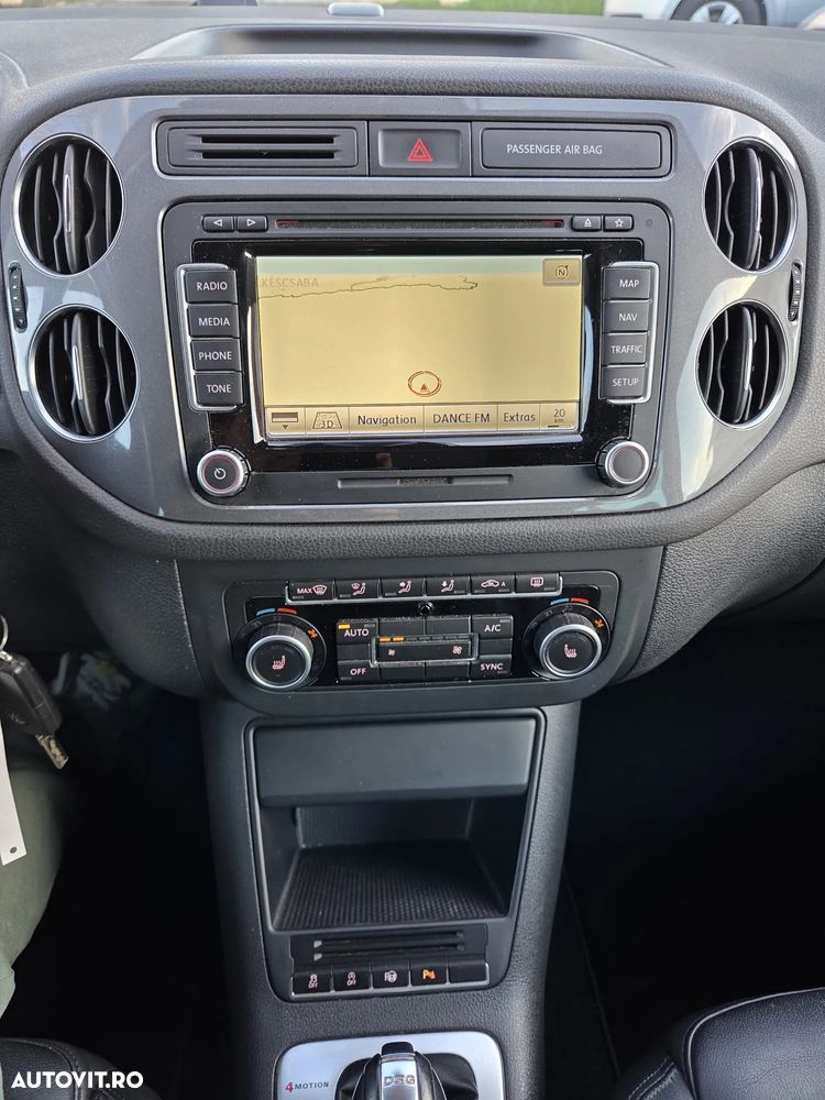 Volkswagen Tiguan 2.0 TDI DPF 4Motion BlueMotion Technology DSG Exclusive - 12