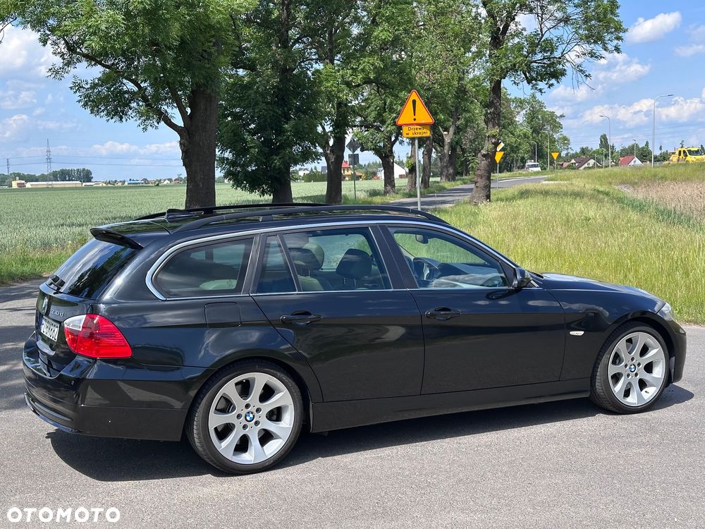 BMW Seria 3 330xi - 11