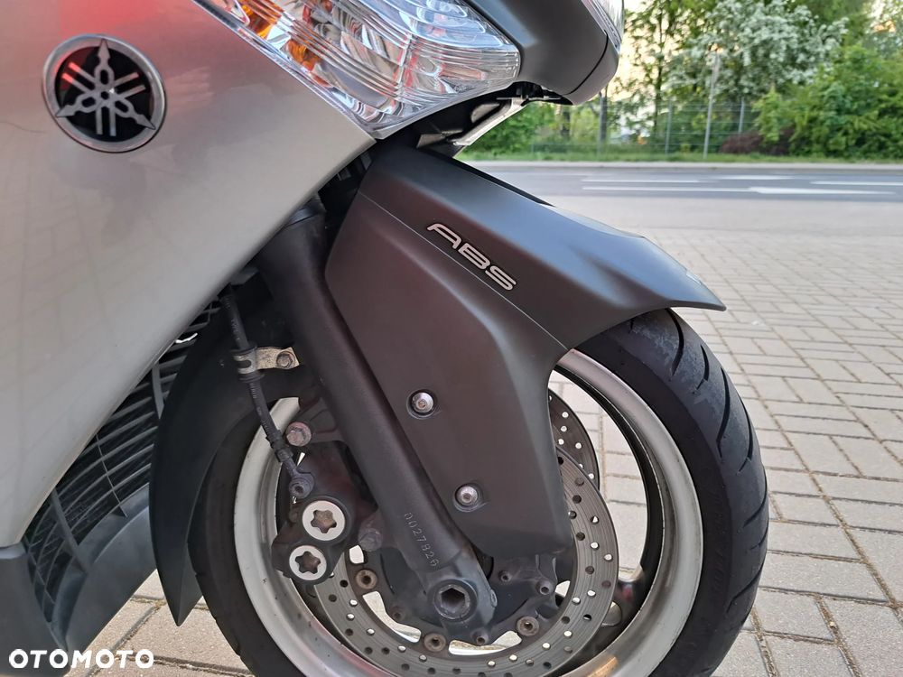 Yamaha Tmax - 12