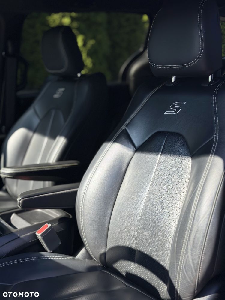 Chrysler Pacifica - 32