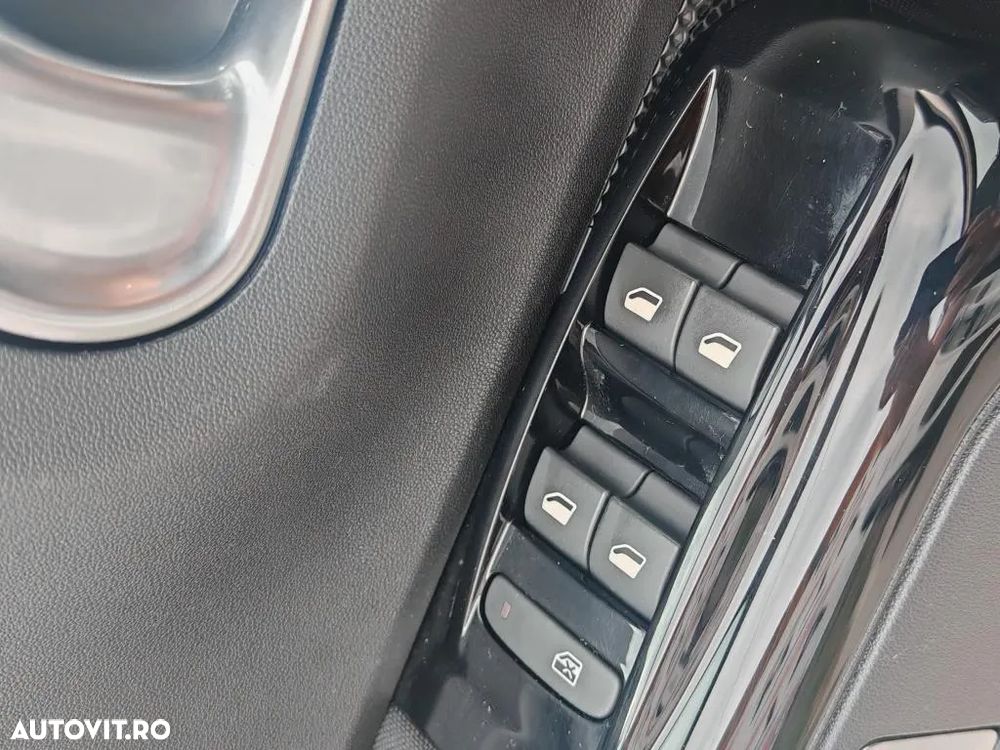 Citroën C3 1.2 PureTech S&S EAT Shine - 21