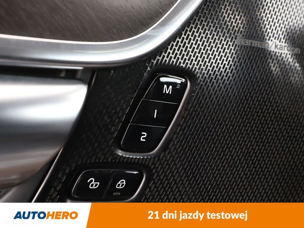 Volvo V90 Cross Country - 32