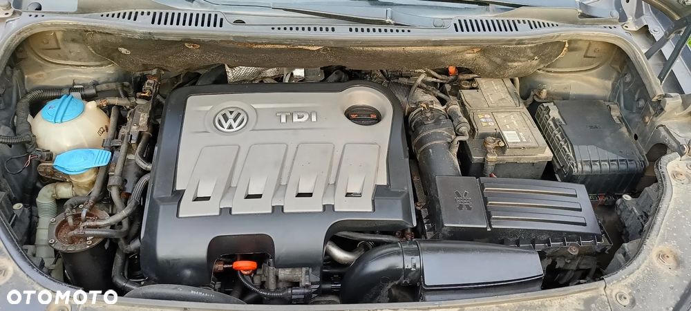 Volkswagen Touran 2.0 TDI DPF BlueMotion Technology Highline - 14