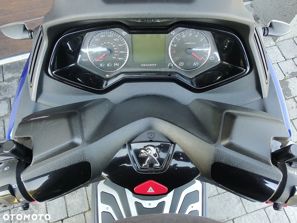 Peugeot Metropolis - 8