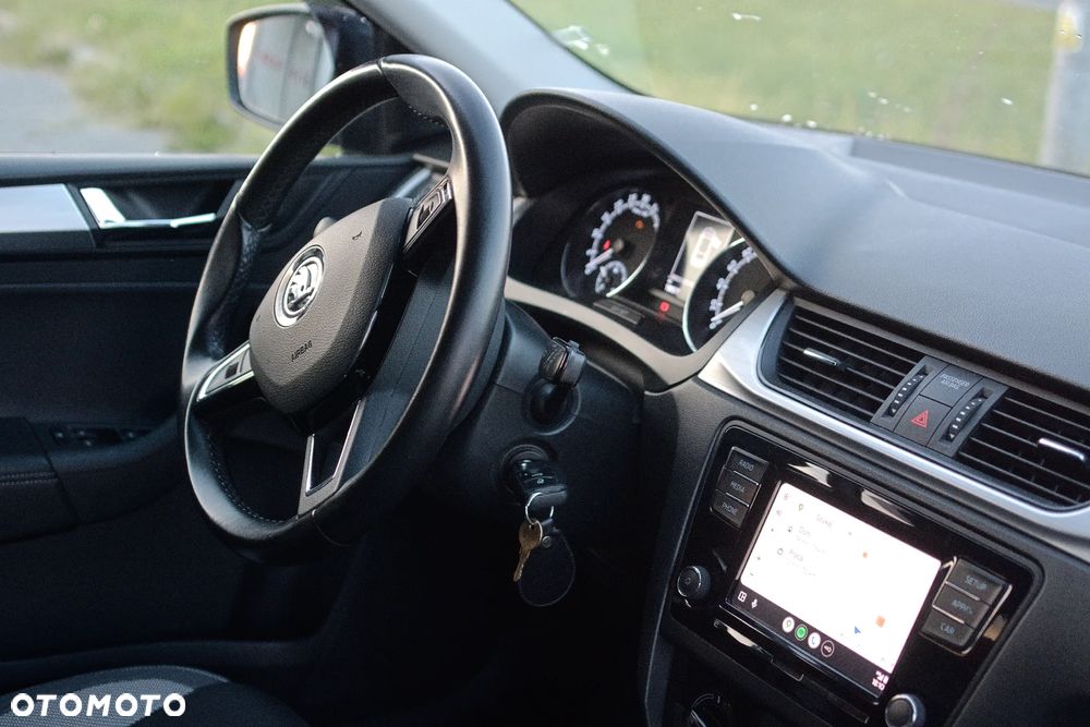 Skoda RAPID 1.6 TDI DPF Ambition - 26