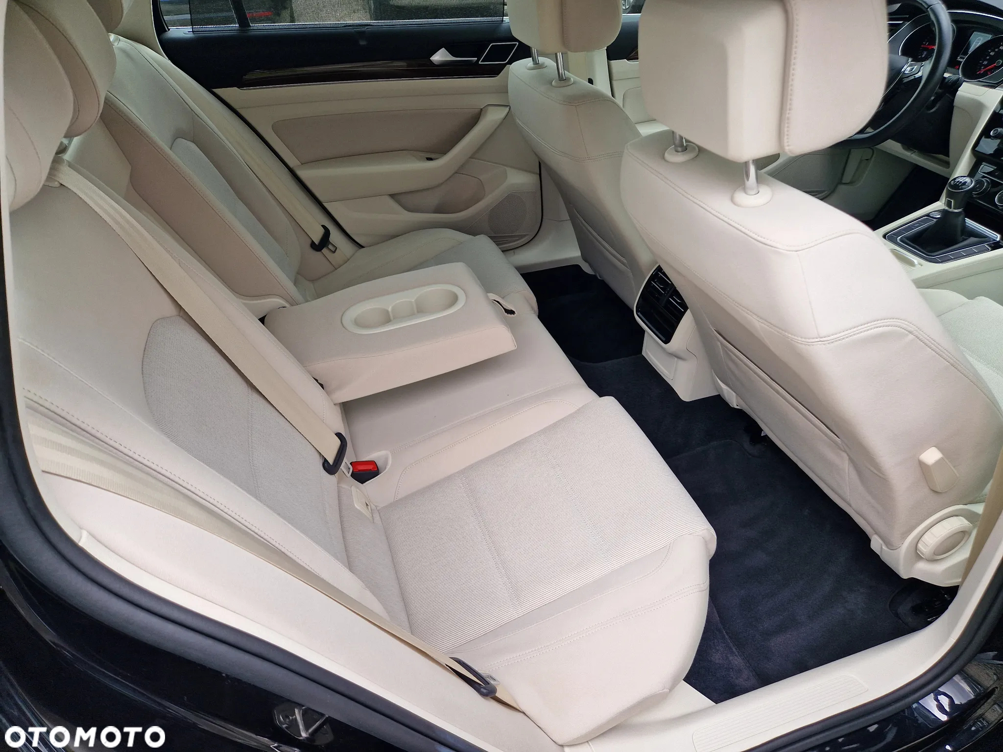 Volkswagen Passat 2.0 TDI BMT Trendline - 12