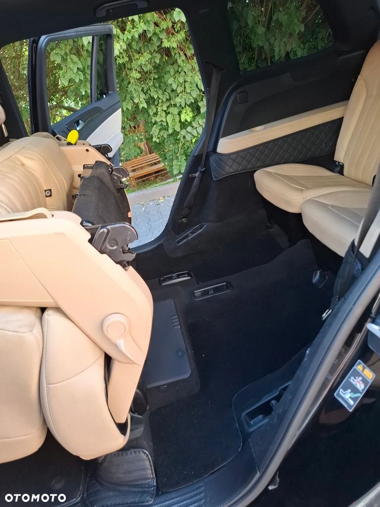 Mercedes-Benz GLS - 29