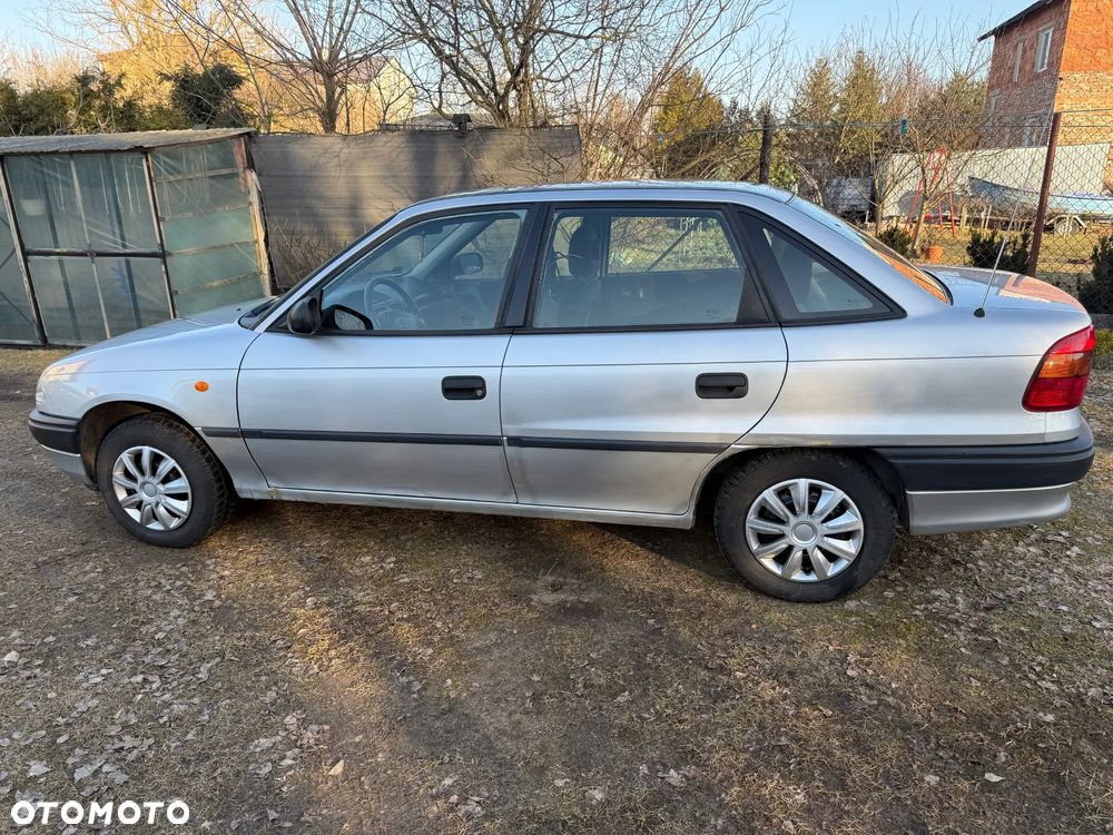 Opel Astra 1.6 - 2