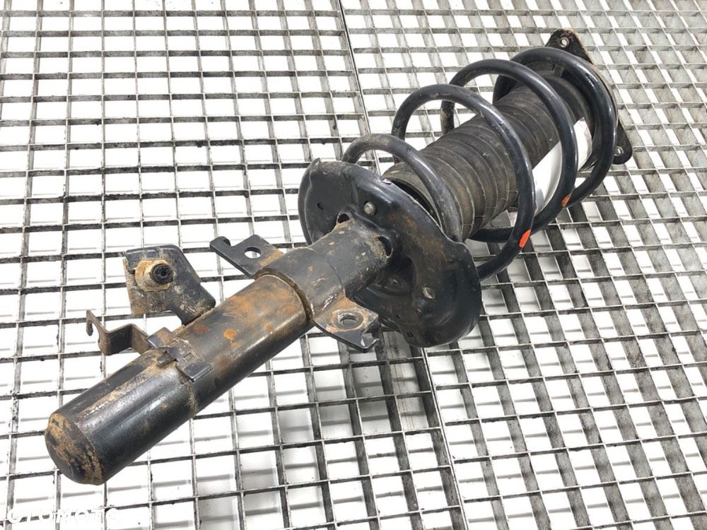 AMORTYZATOR PRAWY PRZÓD ZE SPRĘŻYNĄ  NISSAN QASHQAI II SUV (J11, J11_) 2013 - 2022 1.3 DIG-T 103 - 3