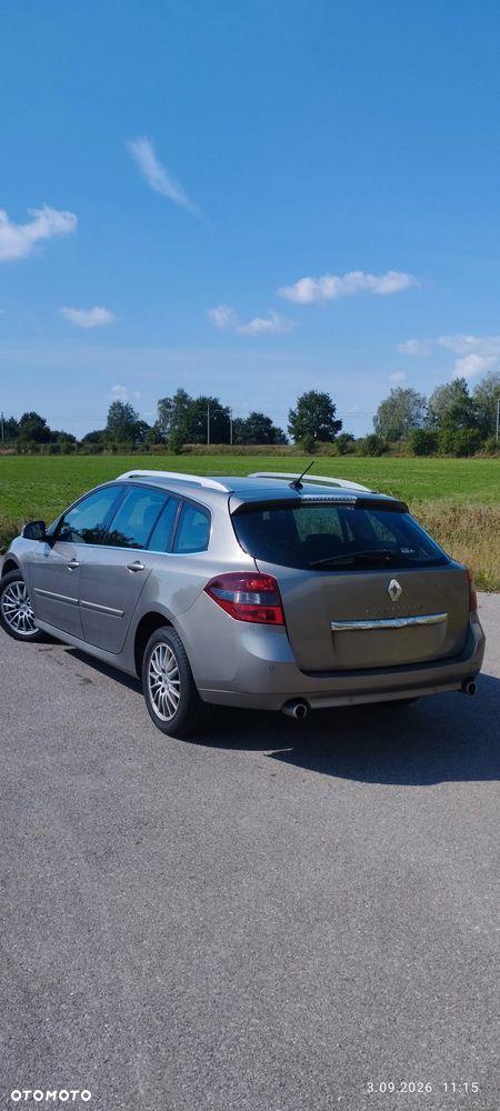 Renault Laguna 2012 photo 4