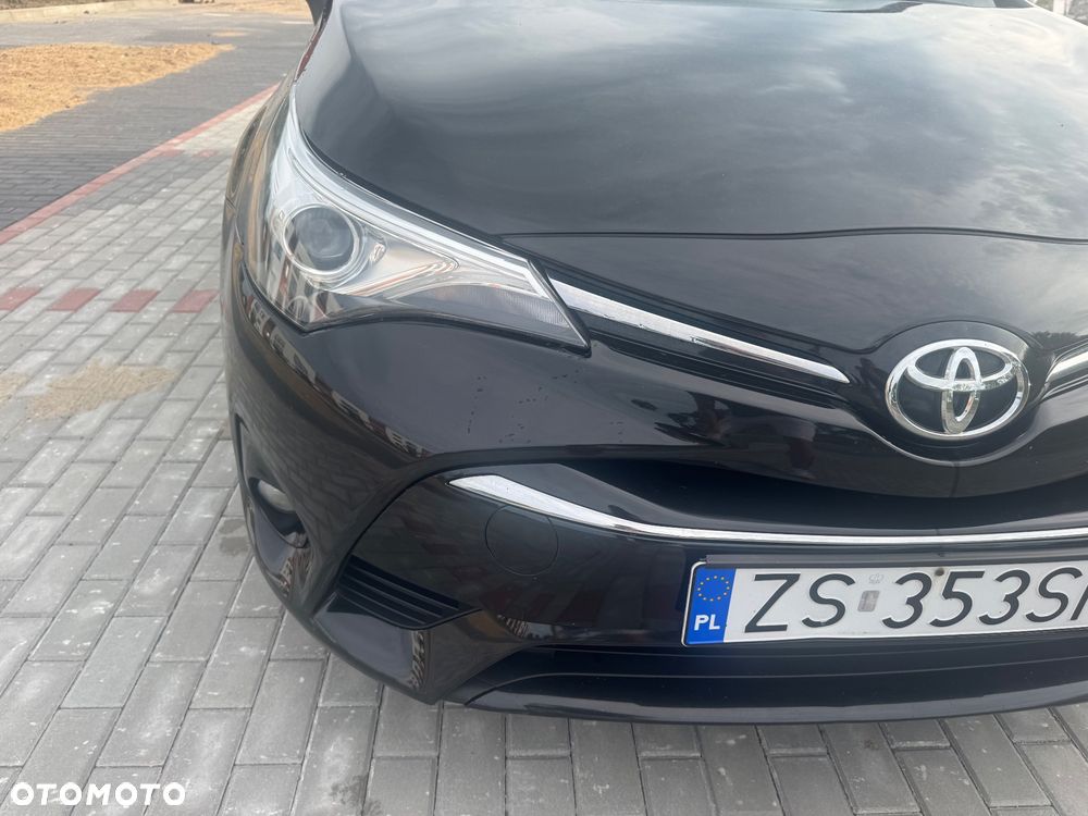 Toyota Avensis 2.0 D-4D Premium - 9