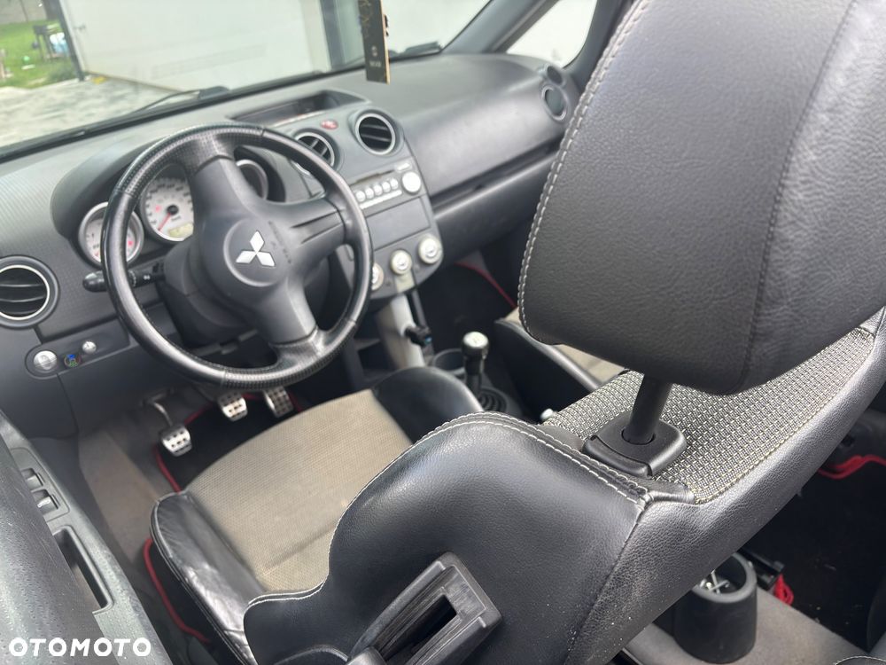 Mitsubishi Colt - 12