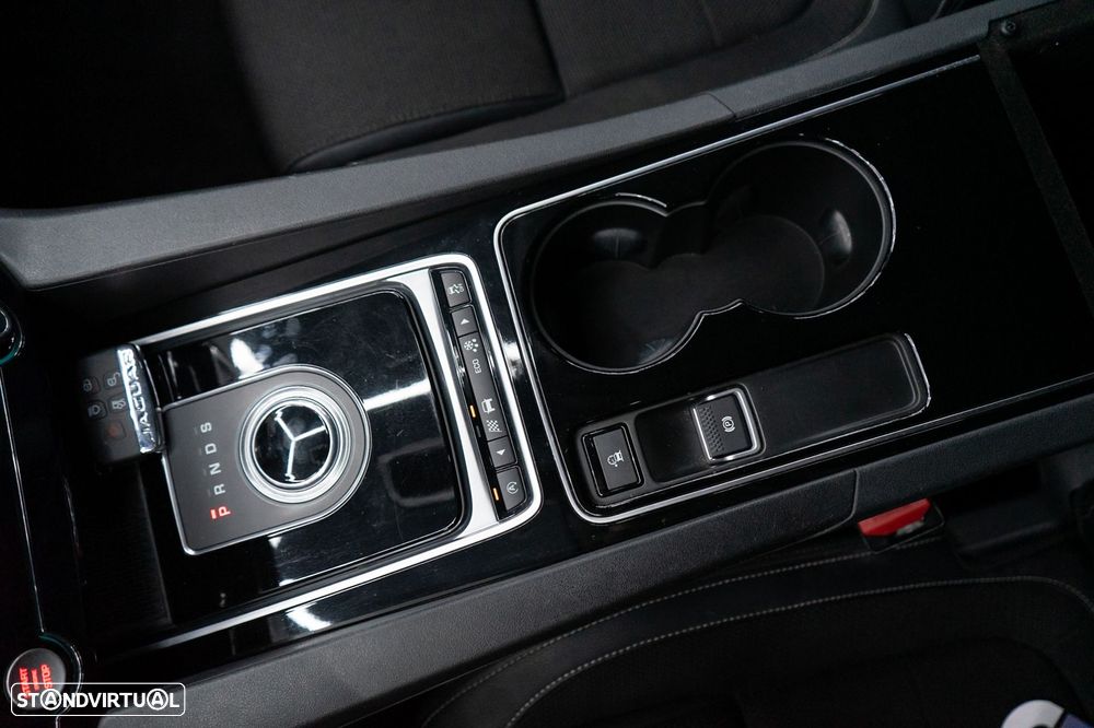 Jaguar F-Pace 20d AWD Aut. R-Sport - 25