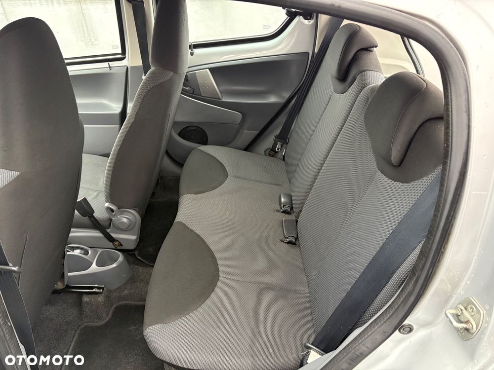 Toyota Aygo - 10