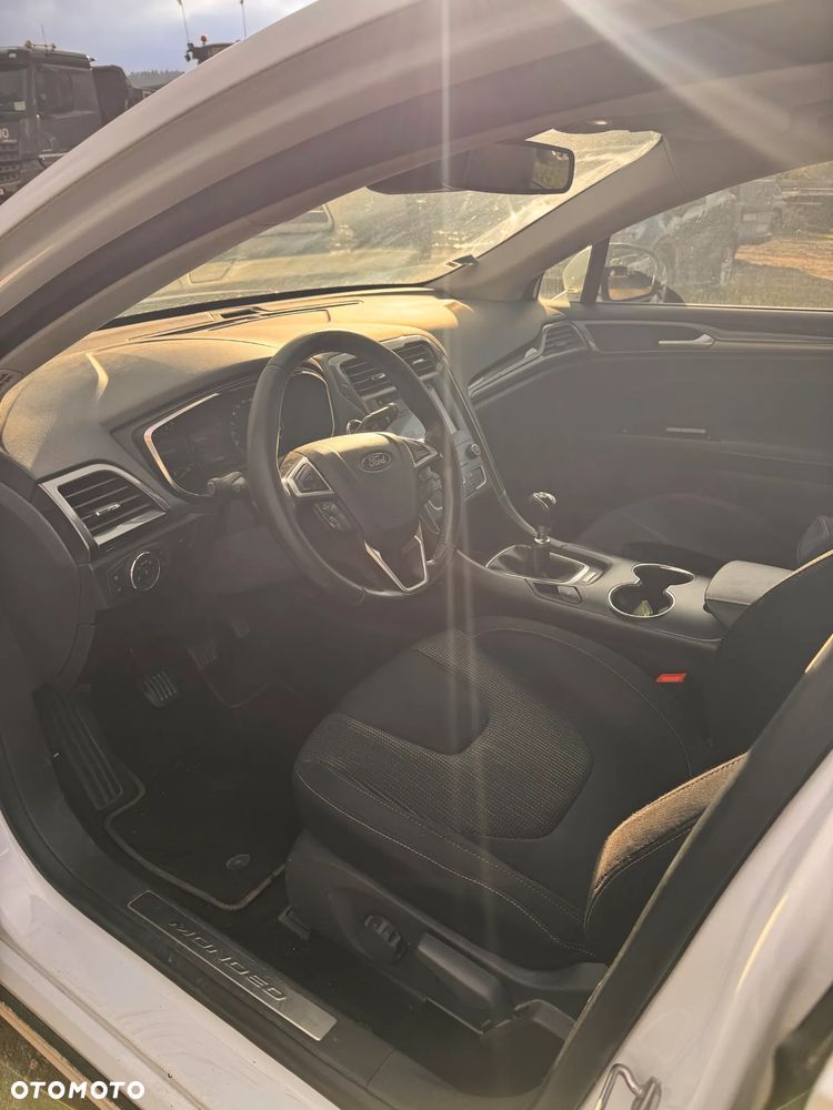Ford Galaxy - 20