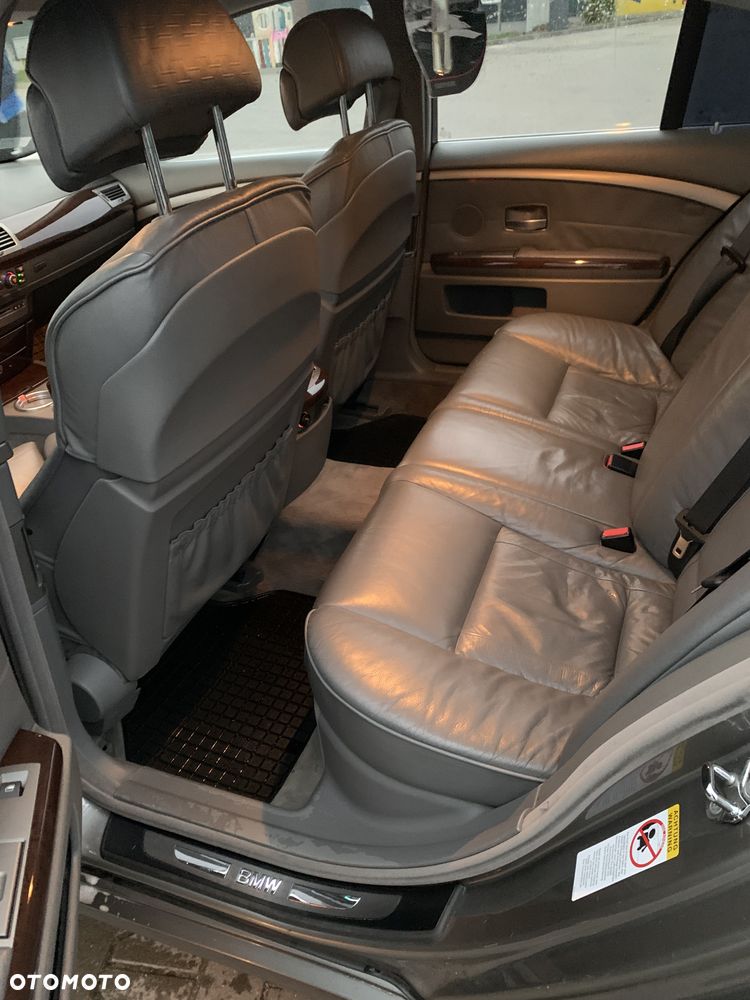 BMW Seria 7 745d - 9