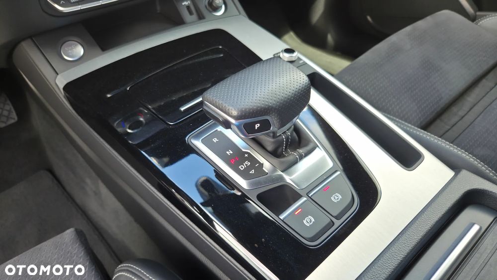Audi Q5 55 TFSIe quattro S tronic S line - 24