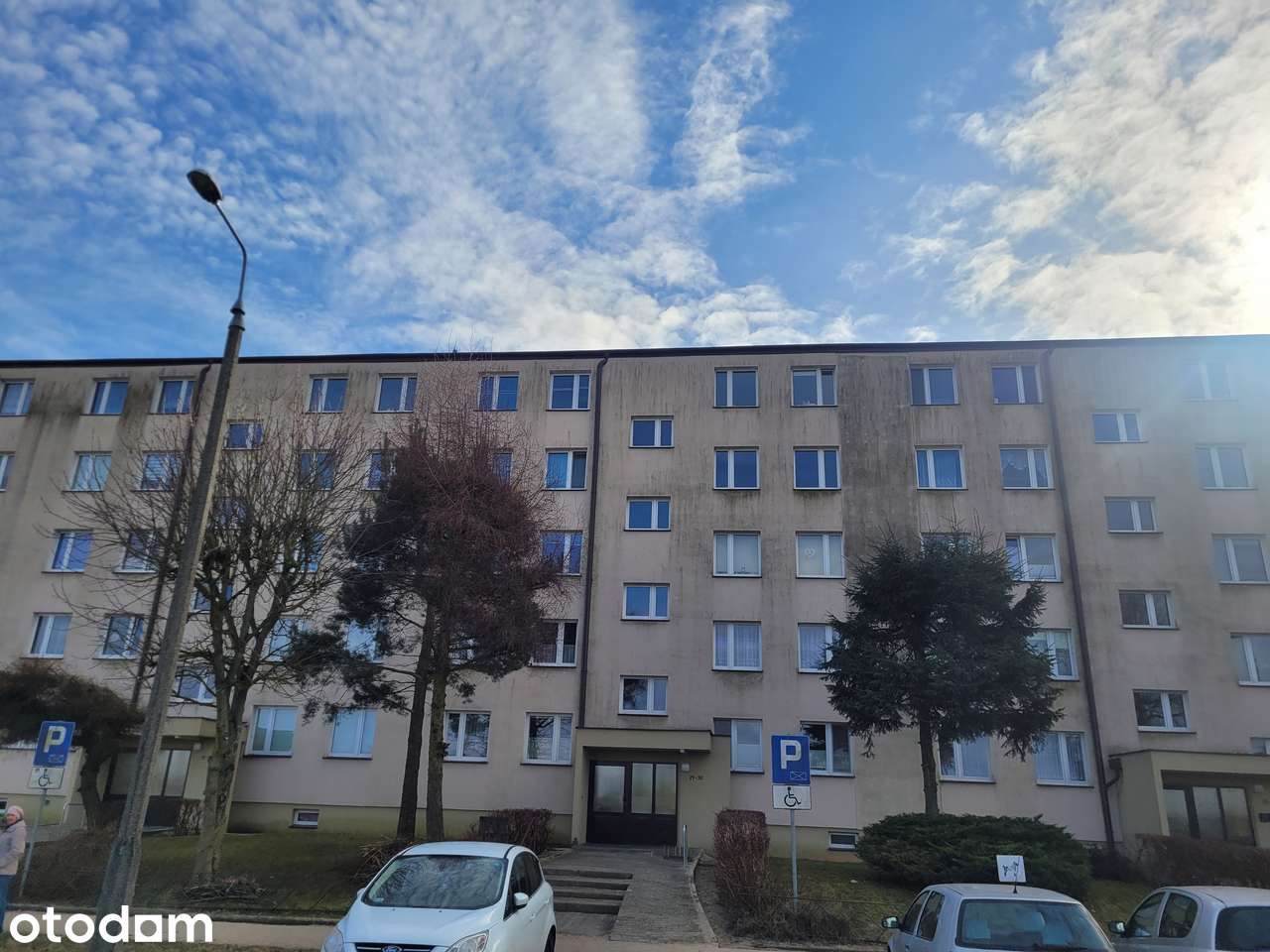 Mieszkanie 3-pokojowe z balkonem na sprzedaż